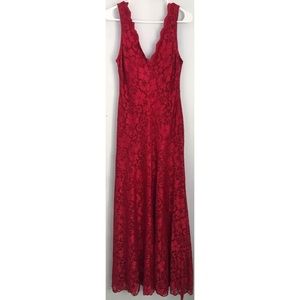 Windsor’s Formal Sexy Red Lacey Dress